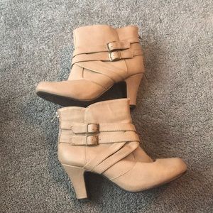 Rue 21 boots size M 7 / 8